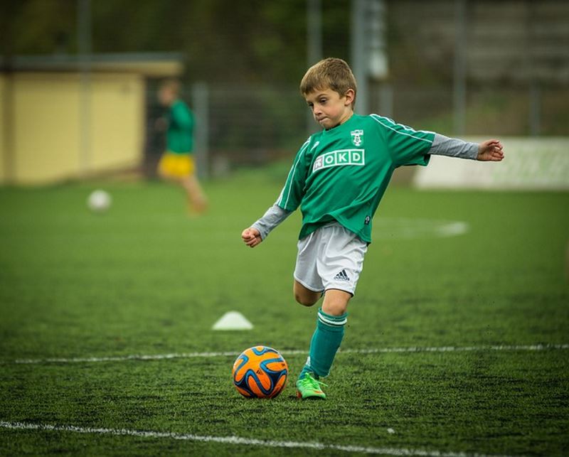 Koszulki sportowe dla dzieci - wygoda rzeczą najważniejszą