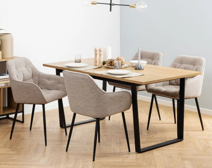 Krzesła do salonu a układ wnętrza – jakie kształty i wysokości sprawdzają się przy różnych stołach?