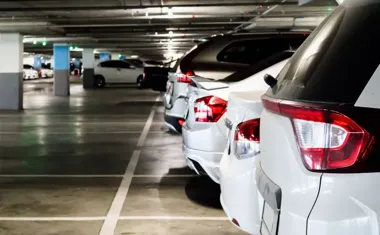 Gdzie zaparkować w Rybniku? Sprawdź ceny i darmowe parkingi!