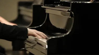 Filmowe melodie wracają na scenę Rybnika w fortepianowym duecie