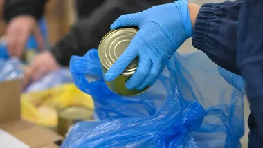 Siedem produktów w paczce żywnościowej. Odbiór w Rybniku