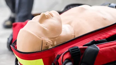 Pierwsza pomoc bez tajemnic - seniorzy z Boguszowic ćwiczyli reakcję