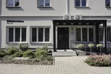 Biblioteka w Boguszowicach przeniosła się na parter. Zniknęła bariera schodów