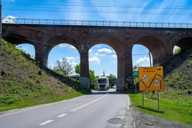 Wielopolska pod wiaduktem zmieni się całkowicie. Powstanie nowa jezdnia i ciąg pieszo-rowerowy
