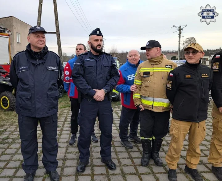 Nocne manewry w Kłokocinie - młodzi ratownicy ćwiczyli jak przy prawdziwej akcji