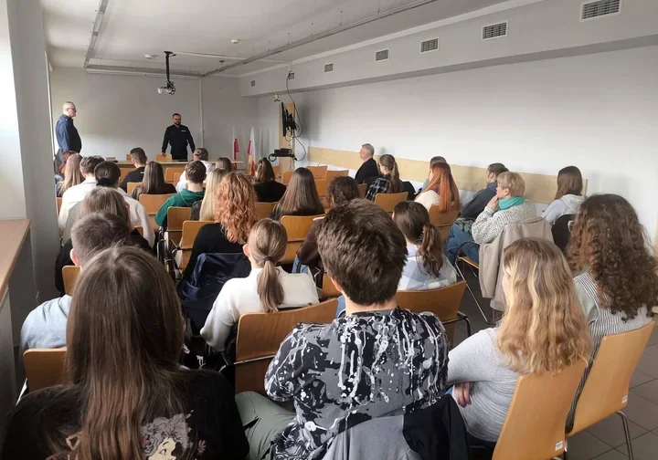 Przesłuchanie po angielsku w rybnickiej komendzie zaskoczyło studentów