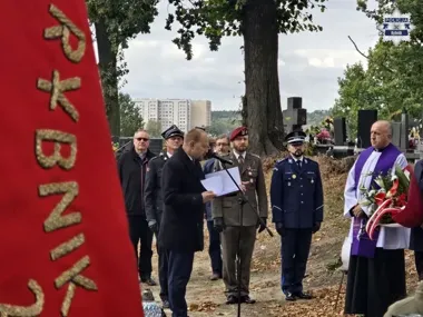 Groby powstańców śląskich w Rybniku otrzymały znak „Tobie Polsko”