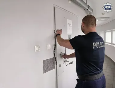 26-latek jednego dnia próbował okraść auta i sklep - wpadł po rowerze