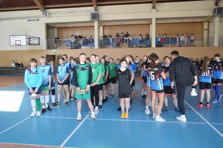 Młode piłkarki pokazały charakter – finały futsalu szkół podstawowych