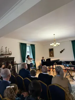 Muzyka zamieniła dwór w Łukowie Śląskim w hołd dla Łucji Stawarskiej