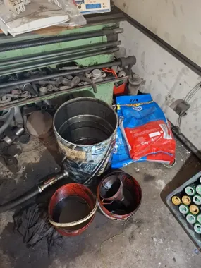 Piec przerobiony na olej - strażniczki trafiły na ślad groźnej domowej instalacji